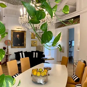 Bed & Breakfast La Maison, Syracuse